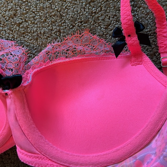 Bright Pink and Floral Victoria Secret Very Sexy Bra - Picture 10 of 10